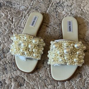Steve Madden Pearl Embellished Cream Sandals
